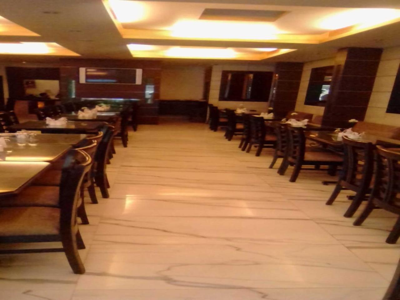 Oyo 3499 Tekarees Inn Lucknow Exterior photo